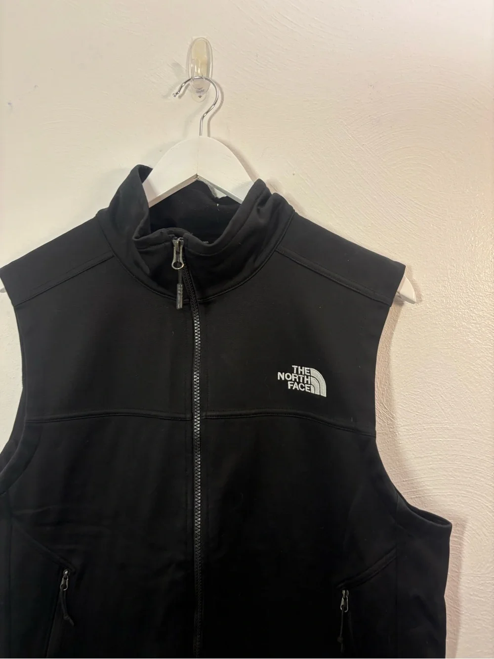 The North Face Black Men's Softshell Vest with Zip Pockets Size Medium